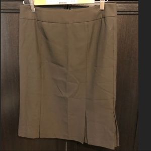 Brown pleated skirt